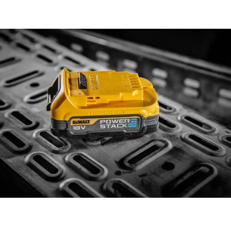 Аккумуляторная батарея PowerStack XR Li-Ion 18В 1.7Ач DeWALT DCBP034 с другого ракурса