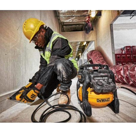 Компресор повітряний акумуляторний DeWALT DCC1054T2 фото
