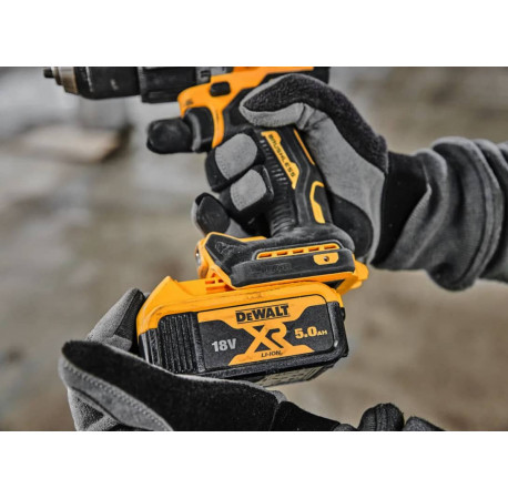 Дриль-шуруповерт акумуляторний ударний XR Li-lon 18В 5Аг 90Нм DeWALT DCD805P2LRT з доставкою
