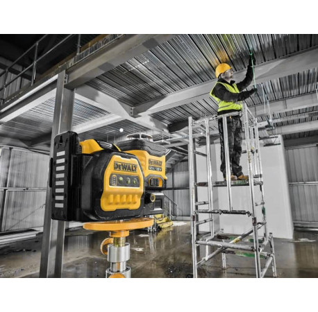 Лазерный уровень самовыравнивающийся линейный 3-х плоскостной DeWALT DCE089D1G18 с другого ракурса