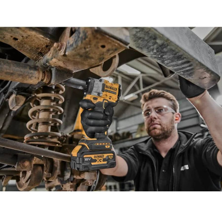 Гайковерт аккумуляторный ударный DeWALT DCF922P2T цена