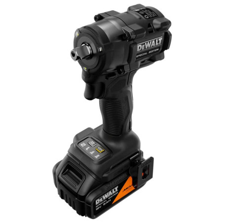 Гайковерт ударний акумуляторний McLaren F1 Team Special Edition XR Li-lon 18В 5Аг 610Нм DeWALT DCF92MP2T в магазині Tools DeWalt