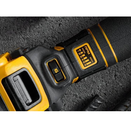 Угловая шлифмашина Болгарка аккумуляторная DeWALT DCG409VST1 с доставкой