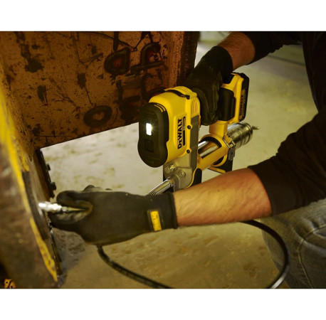 Пістолет маcляний акумуляторний DeWALT DCGG571M1 з доставкою
