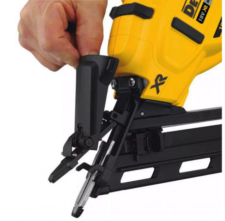 Пистолет гвоздозабивной аккумуляторный DeWALT DCN650P2 цена