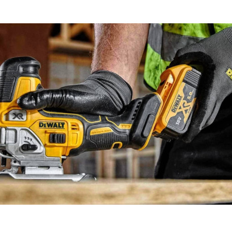 Пила лобзикова акумуляторна DeWALT DCS335NT у Львові