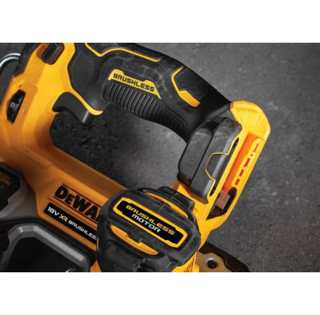 Пила ленточная аккумуляторная DeWALT DCS377NT с другого ракурса