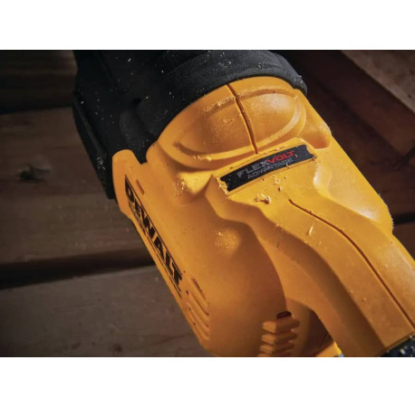Пила шабельна акумуляторна DeWALT DCS386NT з доставкою