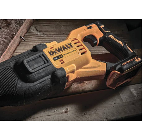 Пила шабельна акумуляторна DeWALT DCS386NT вартість