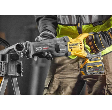 Пила шабельна акумуляторна DeWALT DCS386NT 