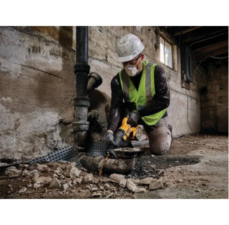 Пила шабельна акумуляторна DeWALT DCS389NT В Тулс ДеВолт