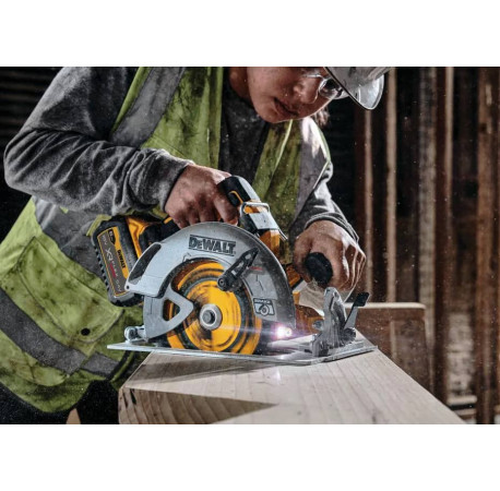 Пила дискова акумуляторна DeWALT DCS573T1 у Львові