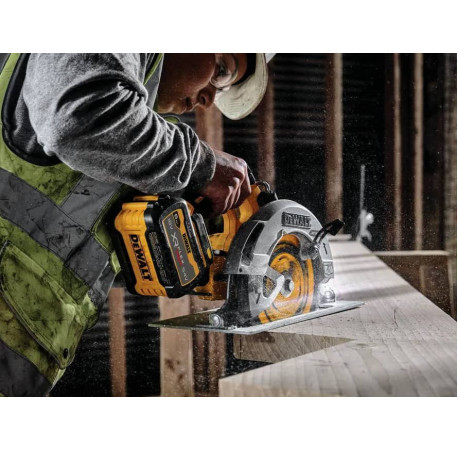 Пила дискова акумуляторна DeWALT DCS573T1 