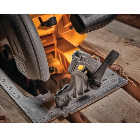 Пила дискова акумуляторна DeWALT DCS573T1 з доставкою