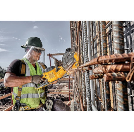Пила відрізна акумуляторна DeWALT DCS690X2 