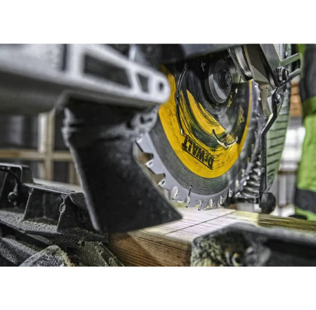 Пила торцовочная аккумуляторная DeWALT DCS727T2 с доставкой