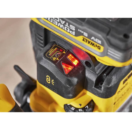 Фрезер погружной аккумуляторный XR Li-lon 18В 12мм DeWALT DCW620NT в Киеве