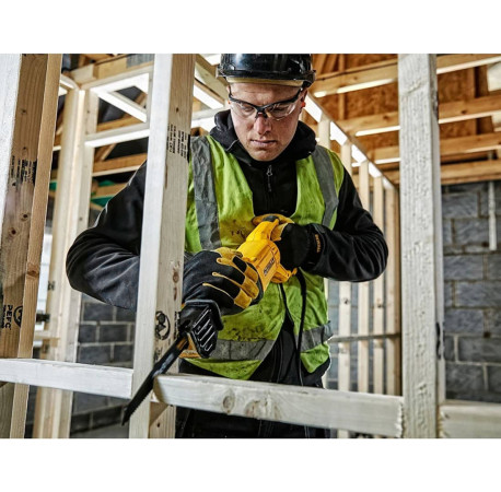 Пила шабельна мережева DeWALT DWE305PK вартість