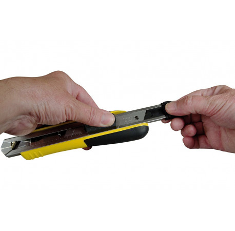 Нож FatMax Cartridge строительный сегментный 180 мм лезвие 18 мм Stanley 0-10-481 в Тулс ДеВолт