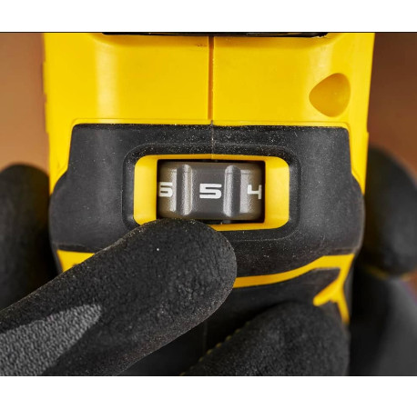 Фрезер занурювальний акумуляторний Li-lon 18В 8мм Stanley Fatmax SFMCW400B вартість