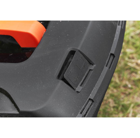 Газонокосарка акумуляторна 32см Li-lon 36В 2.5Аг Black+Decker BCMW3336L1 з іншого ракурсу
