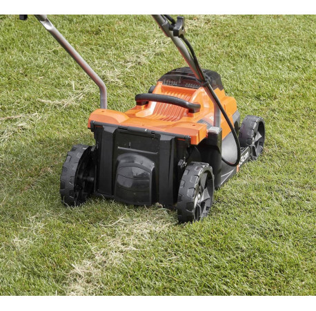 Газонокосарка акумуляторна 32см Li-lon 36В 2.5Аг Black+Decker BCMW3336L1 у Львові
