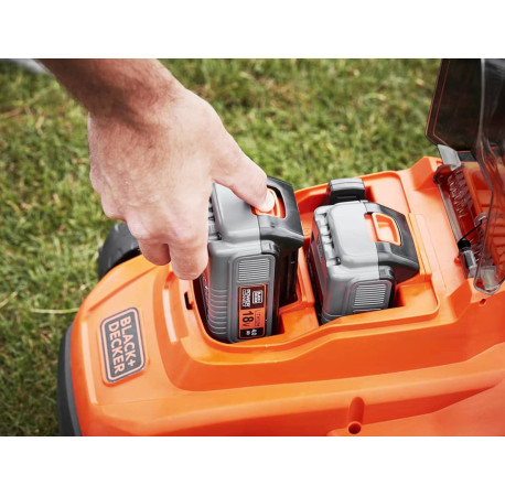 Газонокосарка акумуляторна 32см Li-lon 18В 4Аг Black+Decker BCMW33184L2 з доставкою