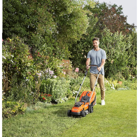 Газонокосарка акумуляторна 32см Li-lon 18В 4Аг Black+Decker BCMW33184L2 