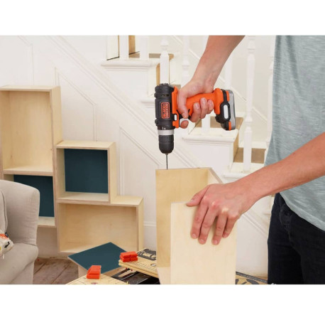 Дриль-шуруповерт акумуляторний Li-lon 10.8В 26Нм Black+Decker BDCDD12USB ціна