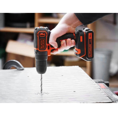 Дриль-шурупокрут акумуляторний Li-lon 18В 1.5Аг 30Нм Black+Decker BDCD18 В Тулс ДеВолт