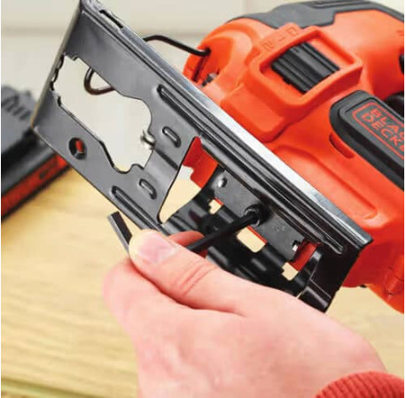 Пила лобзикова акумуляторна Li-lon 18В 1.5Аг 230Вт Black+Decker BDCJS18 В Тулс ДеВолт