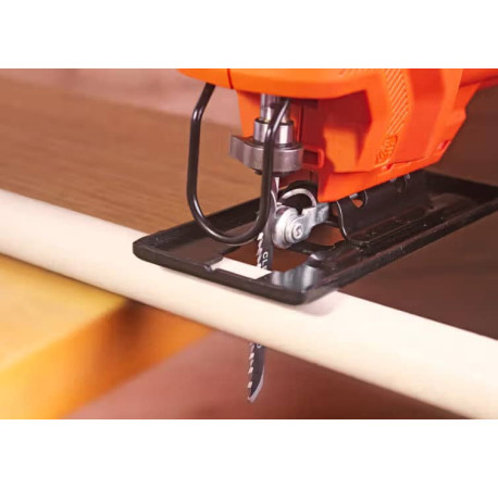Пила лобзиковая сетевая 400Вт Black+Decker BES603 