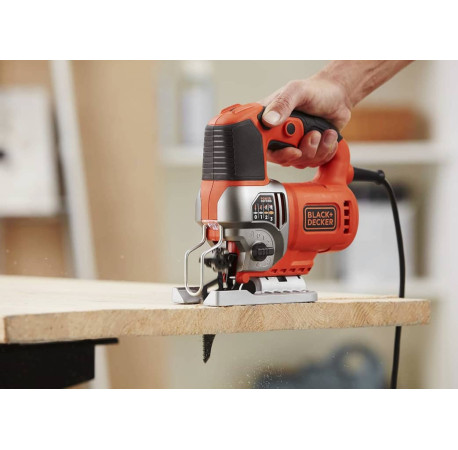 Пила лобзиковая сетевая 650Вт Black+Decker BES610 в Киеве