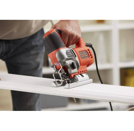 Пила лобзиковая сетевая 650Вт Black+Decker BES610 