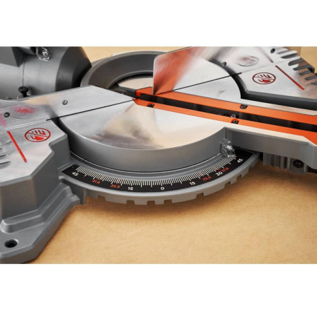 Пила торцовочная сетевая 216мм 1500Вт Black+Decker BES701 с другого ракурса