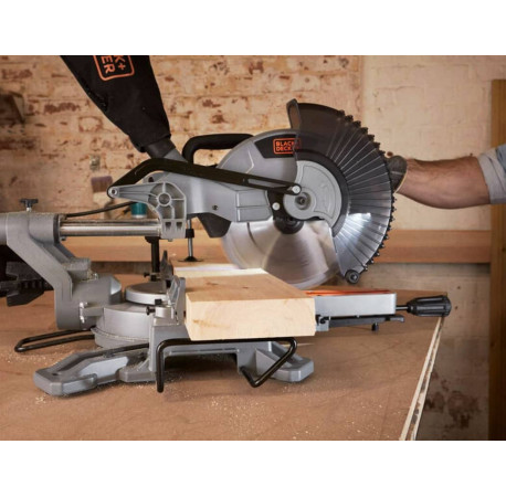 Пила торцовочная сетевая 254мм 2100Вт Black+Decker BES710 фото