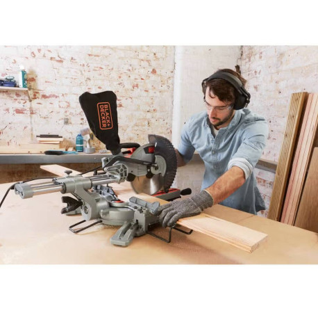 Пила торцовочная сетевая 254мм 2100Вт Black+Decker BES710 в Киеве