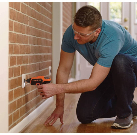 Викрутка акумуляторна BLACK+DECKER CS36BSC з іншого ракурсу
