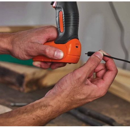 Дрель-шуруповерт аккумуляторный Black+Decker BDCD8 в магазине Tools DeWalt
