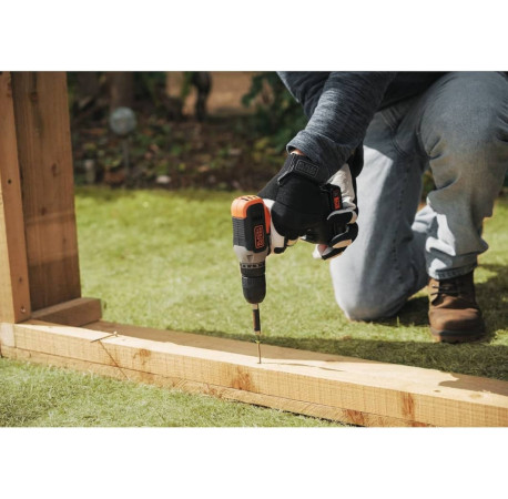Дриль-шуруповерт акумуляторний Li-lon 18В 1.5Аг 37Нм Black+Decker BCD001C1 