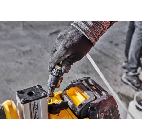 Резервуар для подачі води XR Li-Ion 18В 15л 1.6бар DeWALT DCE6820N з доставкою
