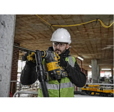 Перфоратор акумуляторний SDS-Plus DeWALT DCH323T2 з іншого ракурсу