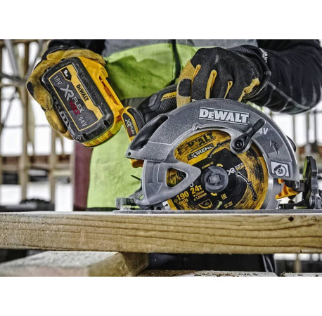 Пила дисковая аккумуляторная DeWALT DCS578X2 с другого ракурса