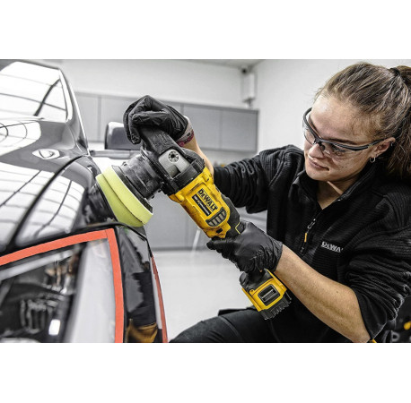 Полірувальна машина акумуляторна DeWALT DCM848P2 з іншого ракурсу