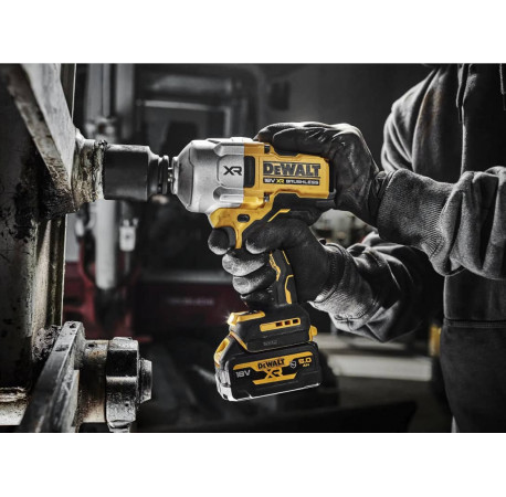 Гайкокрут акумуляторний ударний XR Li-lon 18В 2576Нм DeWALT DCF964NT вартість