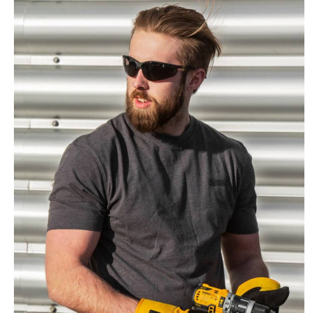 Очки защитные Reinforcer открытые затемненные AS DeWALT DPG58-2D с доставкой