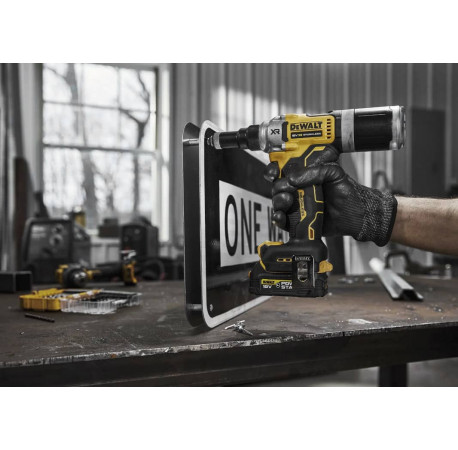 Пістолет заклепувальний акумуляторний 18В DeWALT DCF414NT каталог