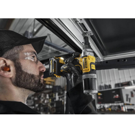 Пістолет заклепувальний акумуляторний 18В DeWALT DCF414NT купити за ціною в — Tools DeWalt