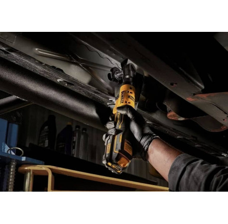 Гайковерт кутовий ключ-храповик акумуляторний XR Li-lon 12В 81Нм DeWALT DCF503N з іншого ракурсу