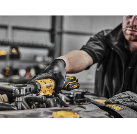 Гайковерт кутовий ключ-храповик акумуляторний XR Li-lon 12В 3Аг 81Нм DeWALT DCF503L1G з доставкою